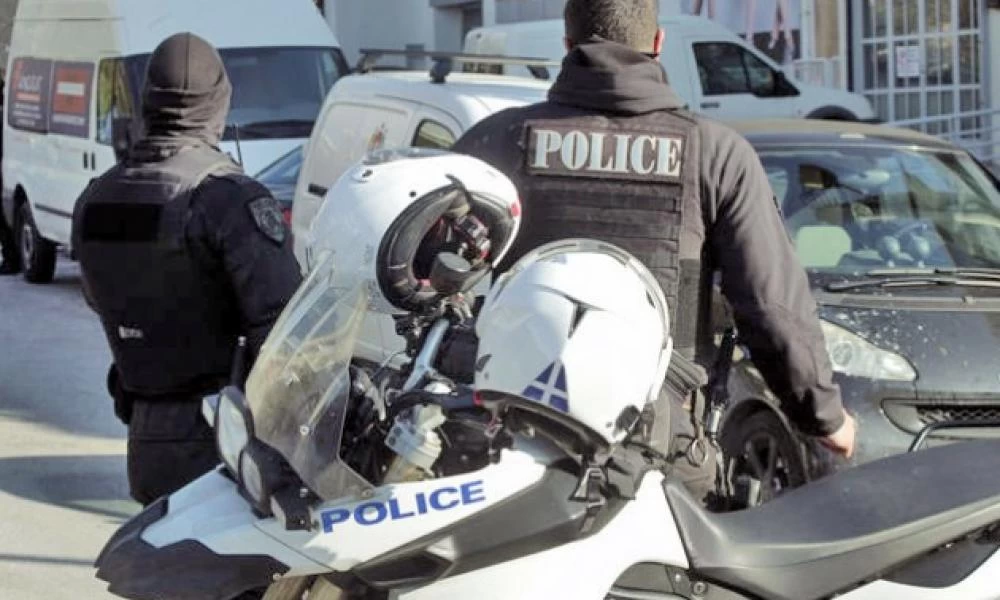 Τηλεφώνημα για βόμβα στη Βούλα